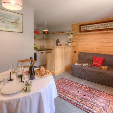 Apartment Les Bossons Sleeps 4 *