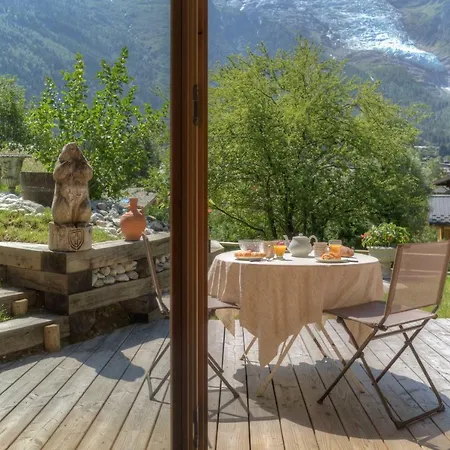 Les Bossons Sleeps 4 * Chamonix