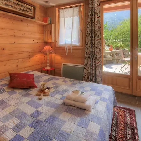 Apartment Les Bossons Sleeps 4